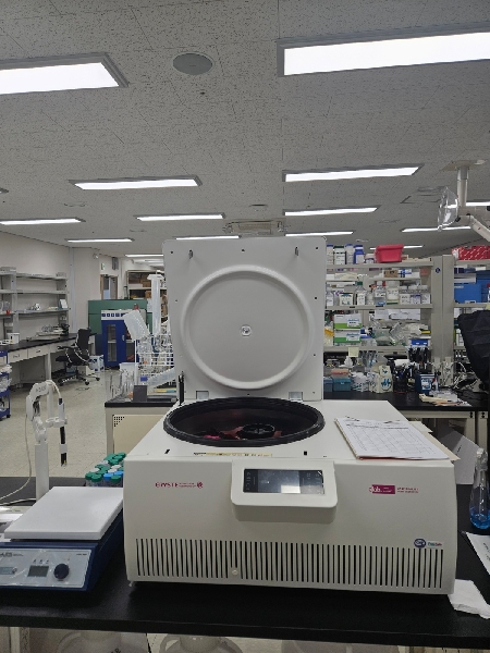 Refrigerated Centrifuge(냉장 원심분리기) 대표이미지