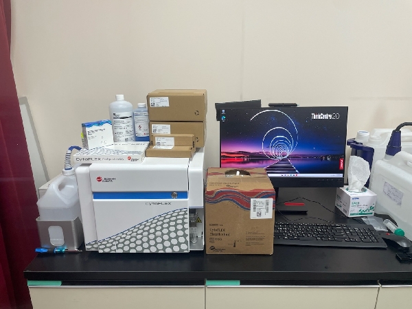 유세포분석기(flow cytometer) 대표이미지